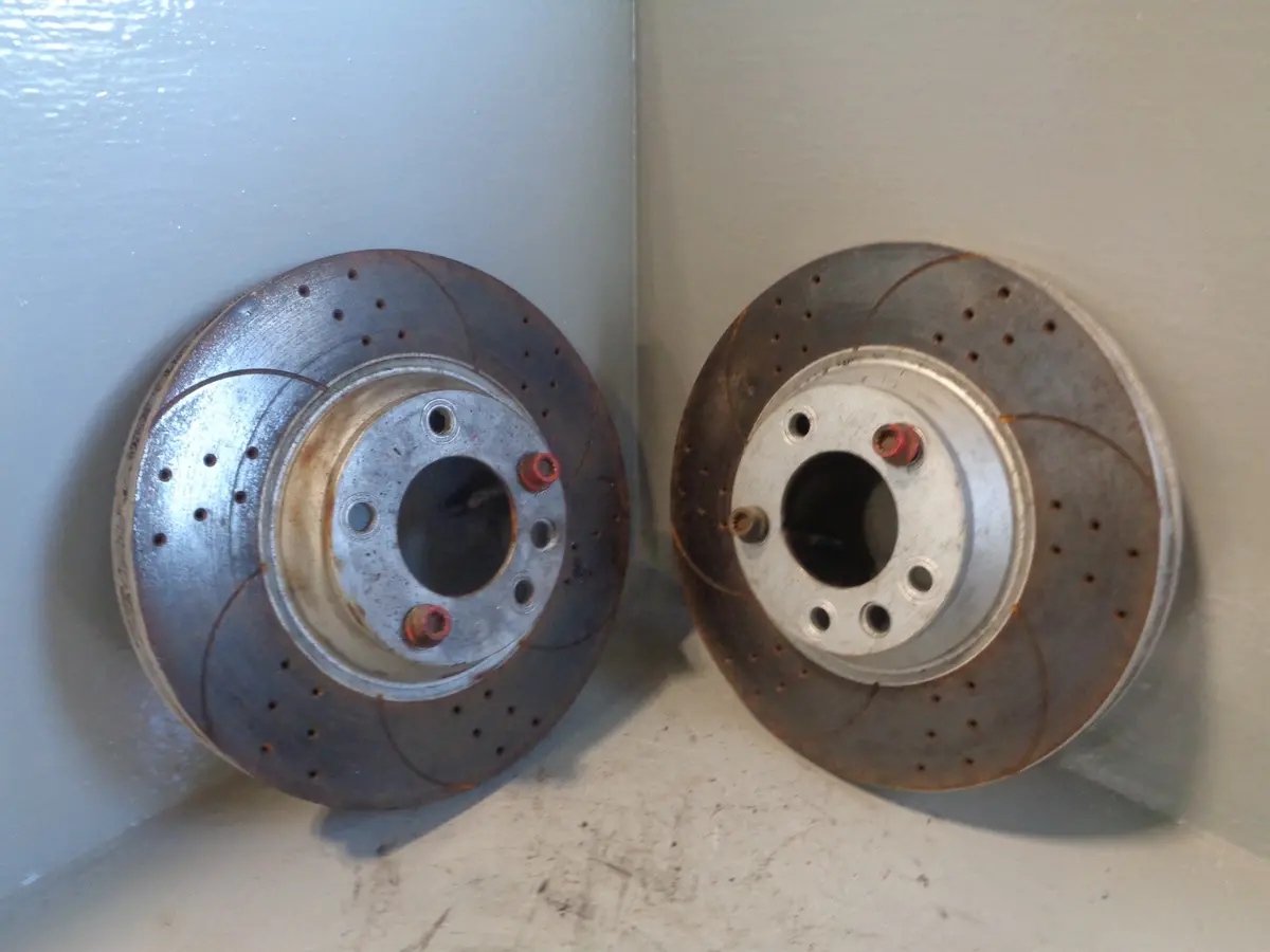 Porsche Cayenne 958 92A Brake Discs Front Pair Vented And Drilled 2011 To 2018 1