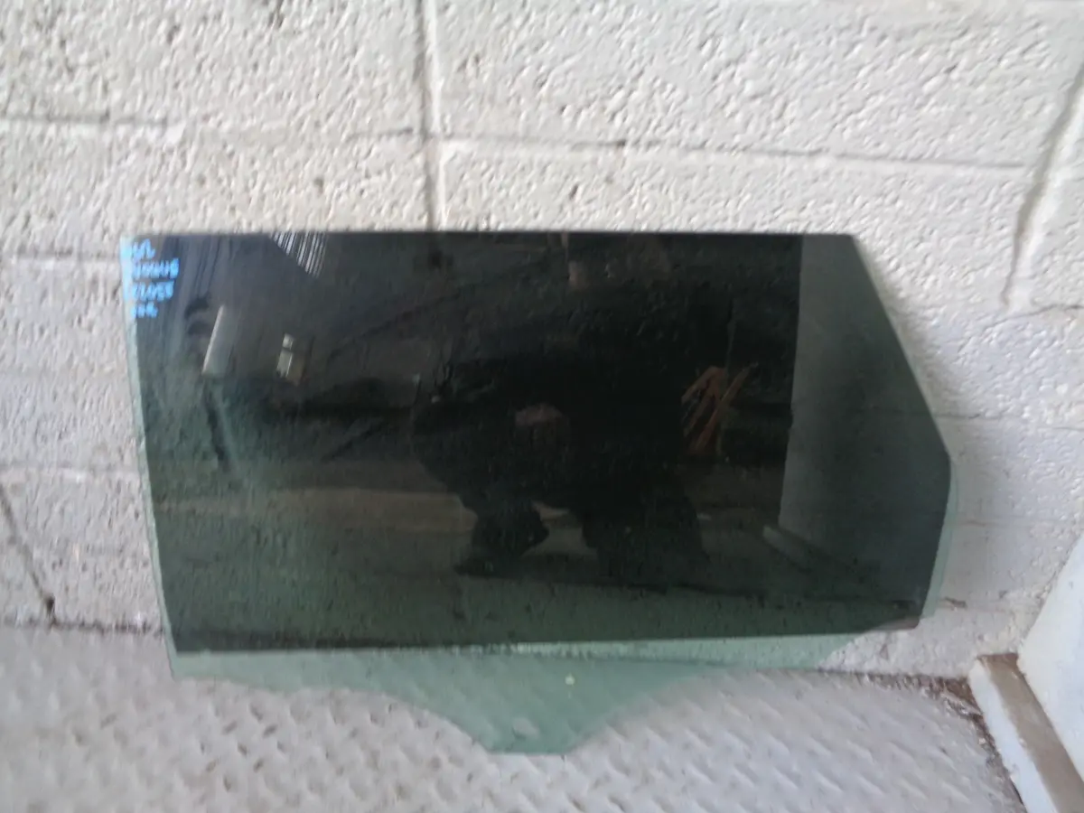 Range Rover Evoque Glass Rear Door Window Near Side L538 Dark Tint L22055 1