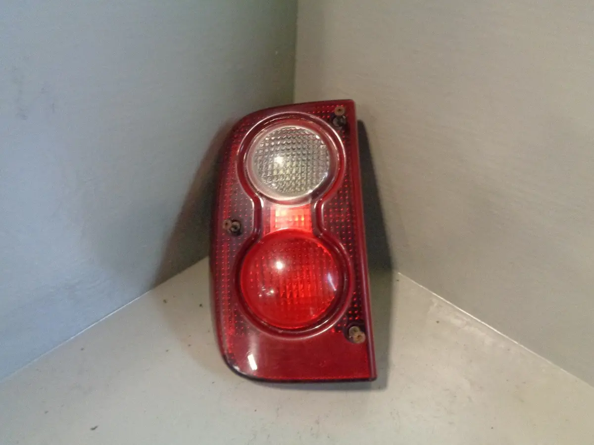 Freelander 1 Rear Light Near Side Upper Tail Lamp Land Rover 2004 To 2006 1