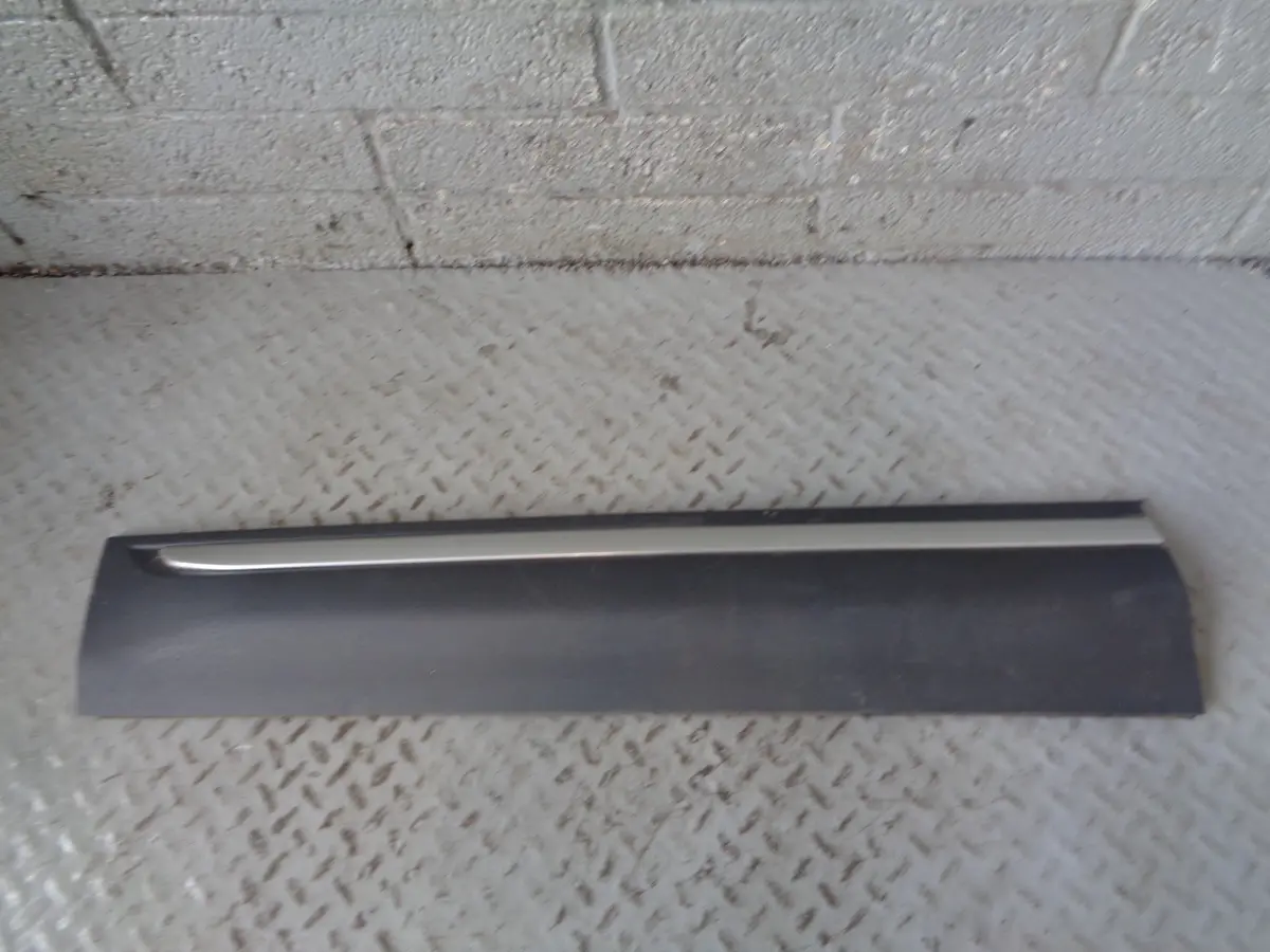 Range Rover Evoque Door Moulding Trim Near Side Front Silver L538 2011 To 2015 1
