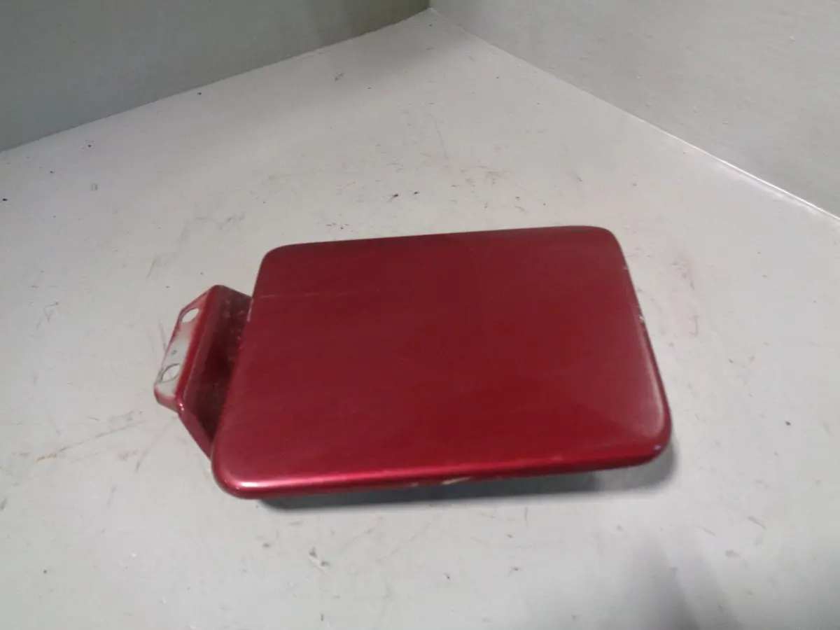 Discovery 2 Fuel Flap Filler Cap Alveston Red 696 Land Rover 1998 To 2004 1