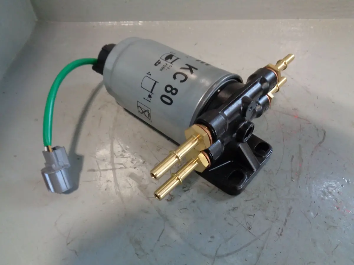 Td5 Fuel Filter And Housing Defender Discovery 2 Wjn000030 Land Rover 2