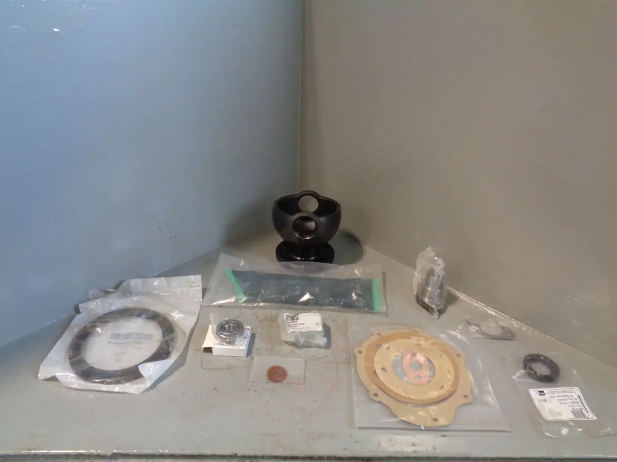 Defender 90 / 110 Swivel Ball Housing Repair Kit Land Rover 1986 To 1993 1