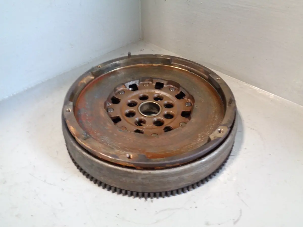 Freelander 2 Dual Mass Flywheel Manual 2.2 Td4 Land Rover 2006 To 2010 1