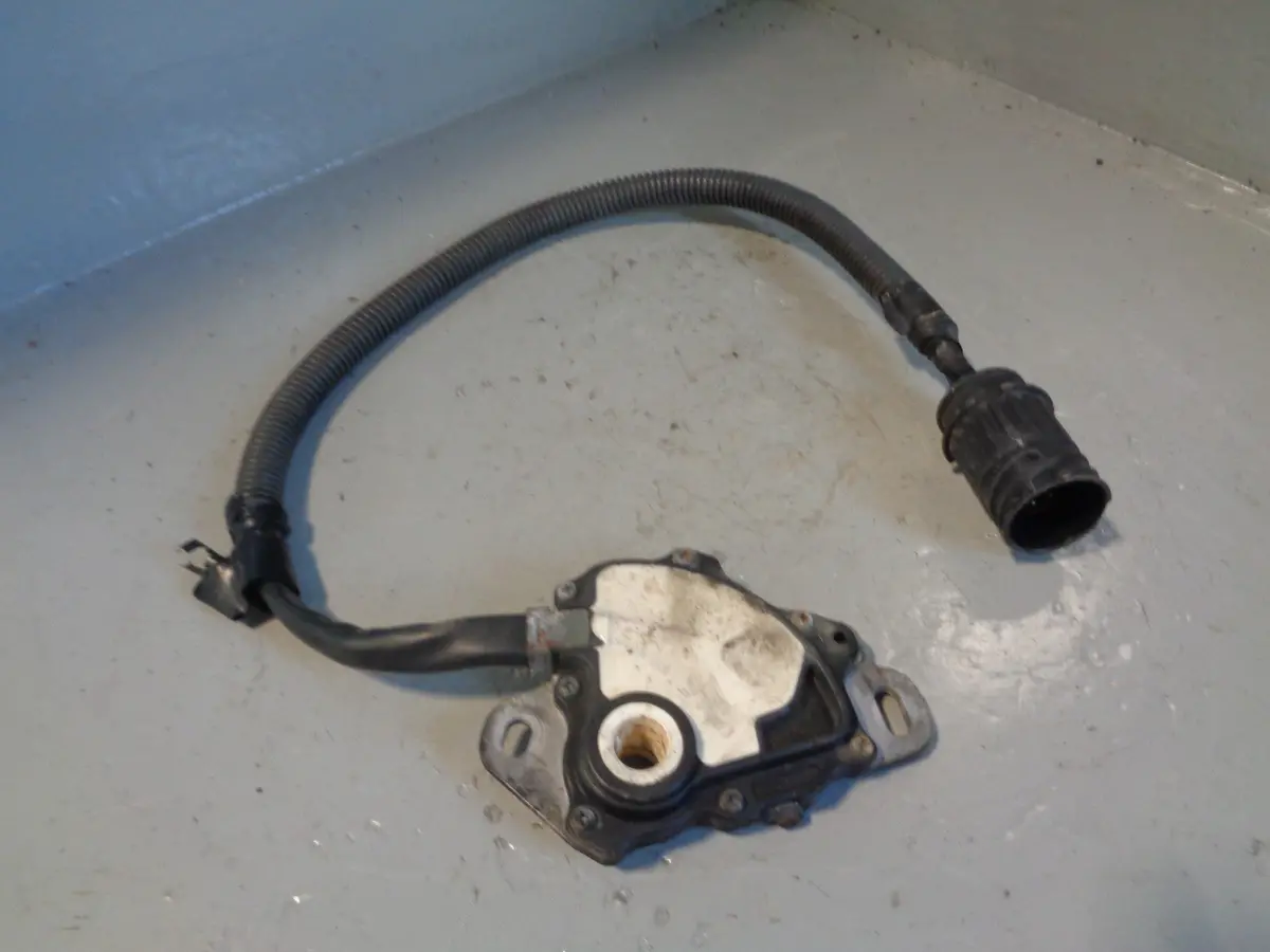 Freelander 1 Inhibitor Switch Xyz Gear Position Sensor Land Rover Uhe500010 1