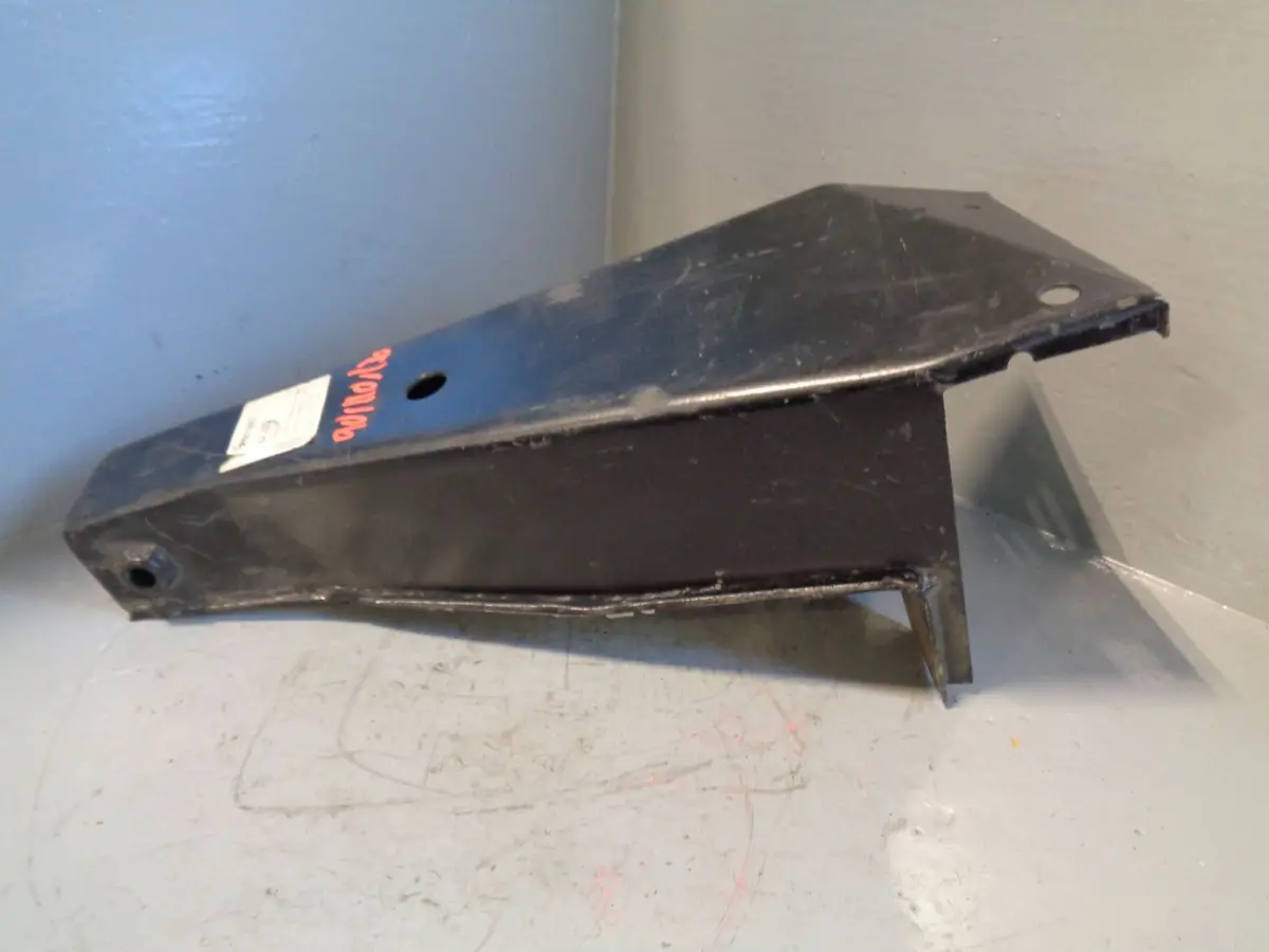 Defender Chassis Bulkhead Outrigger Off Side Stc8354 Land Rover 1986 To 2016 1
