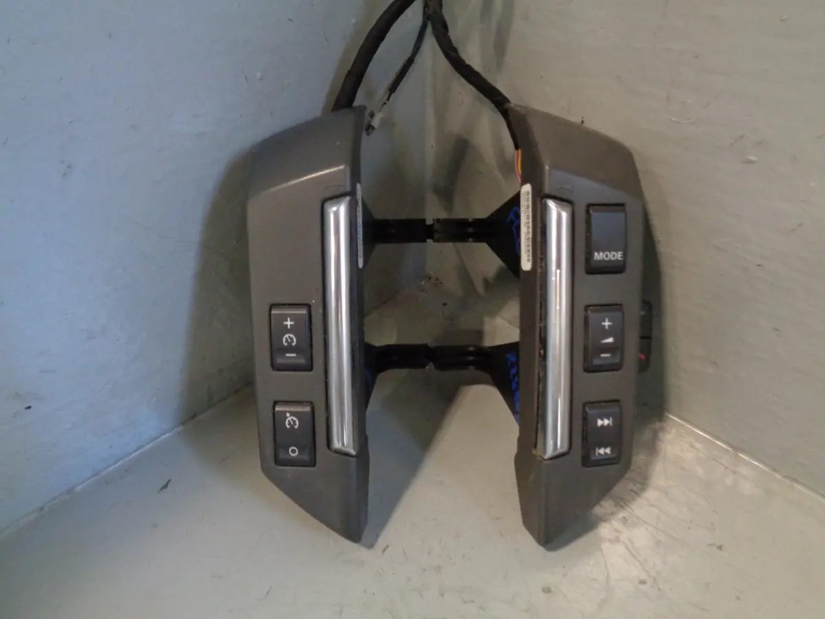 Freelander 2 Steering Wheel Audio And Cruise Controls Land Rover 2006 To 2011 1