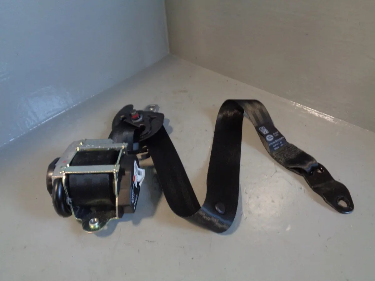 Range Rover Evoque Seat Belt Near Side Front In Black L538 2011 To 2018 5 Door 1