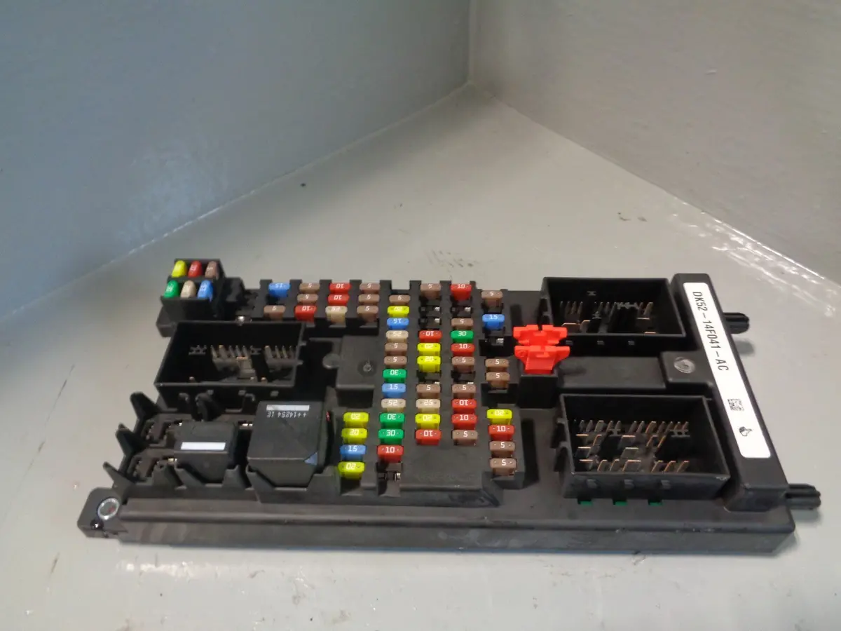 Range Rover L405 Fuse Box Body Control Module Dk52-14F041-Ac 2013 To 2017 1