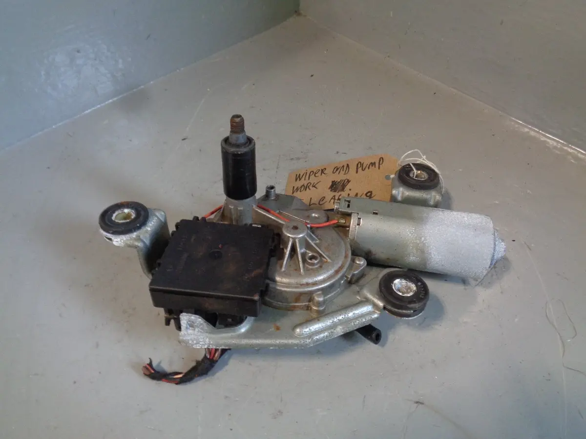 Range Rover L322 Rear Wiper Motor Land Rover 0 390 201 571 2002 To 2010 H04054 1