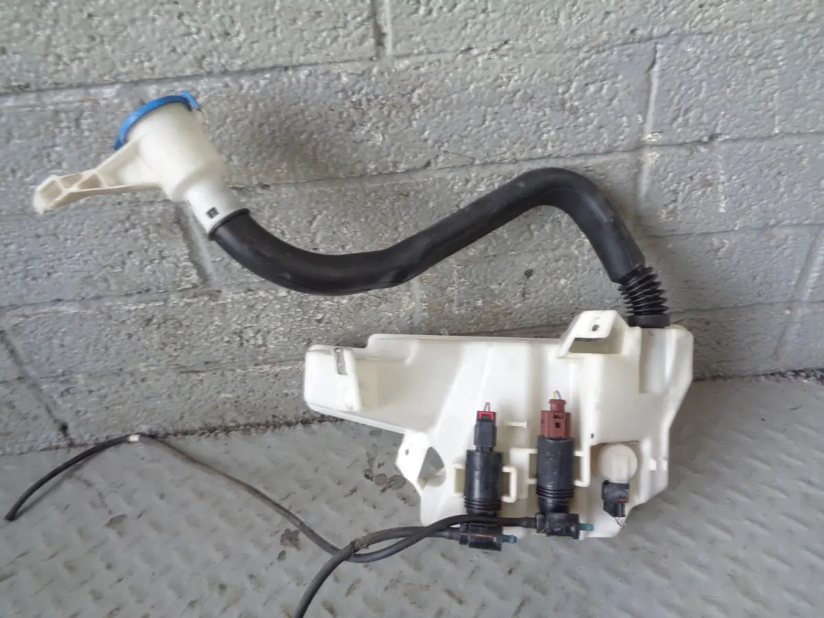 Range Rover Evoque Windscreen Washer Bottle Tank With 2 Pumps L538 2011 To 2015 1