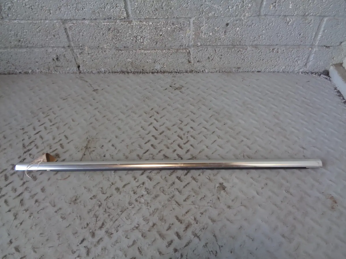 Range Rover Evoque Window Seal Weather Strip Off Side Front Door Silver L538 1