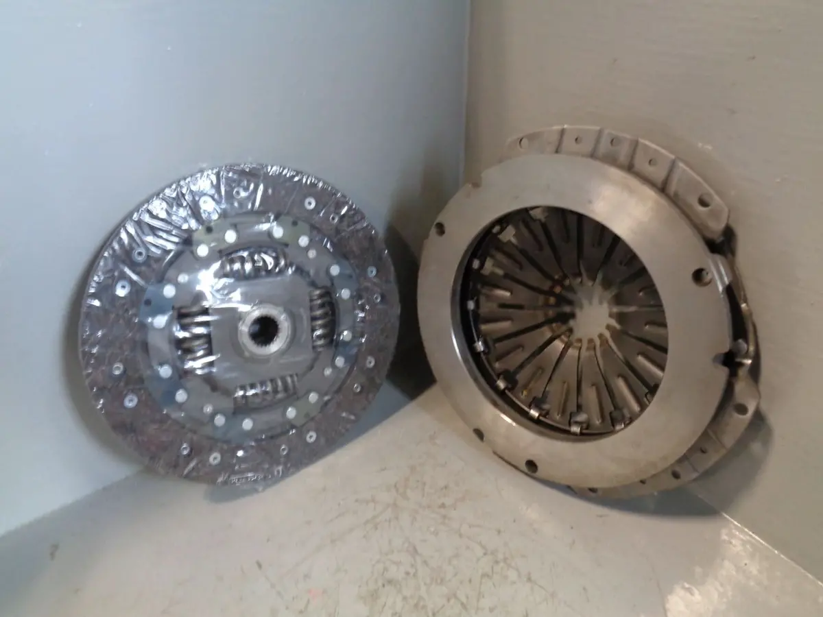 2.5 Td5 Clutch Plate And Cover Land Rover Defender Puma 2.2 / 2.4 Urb500080bm 1