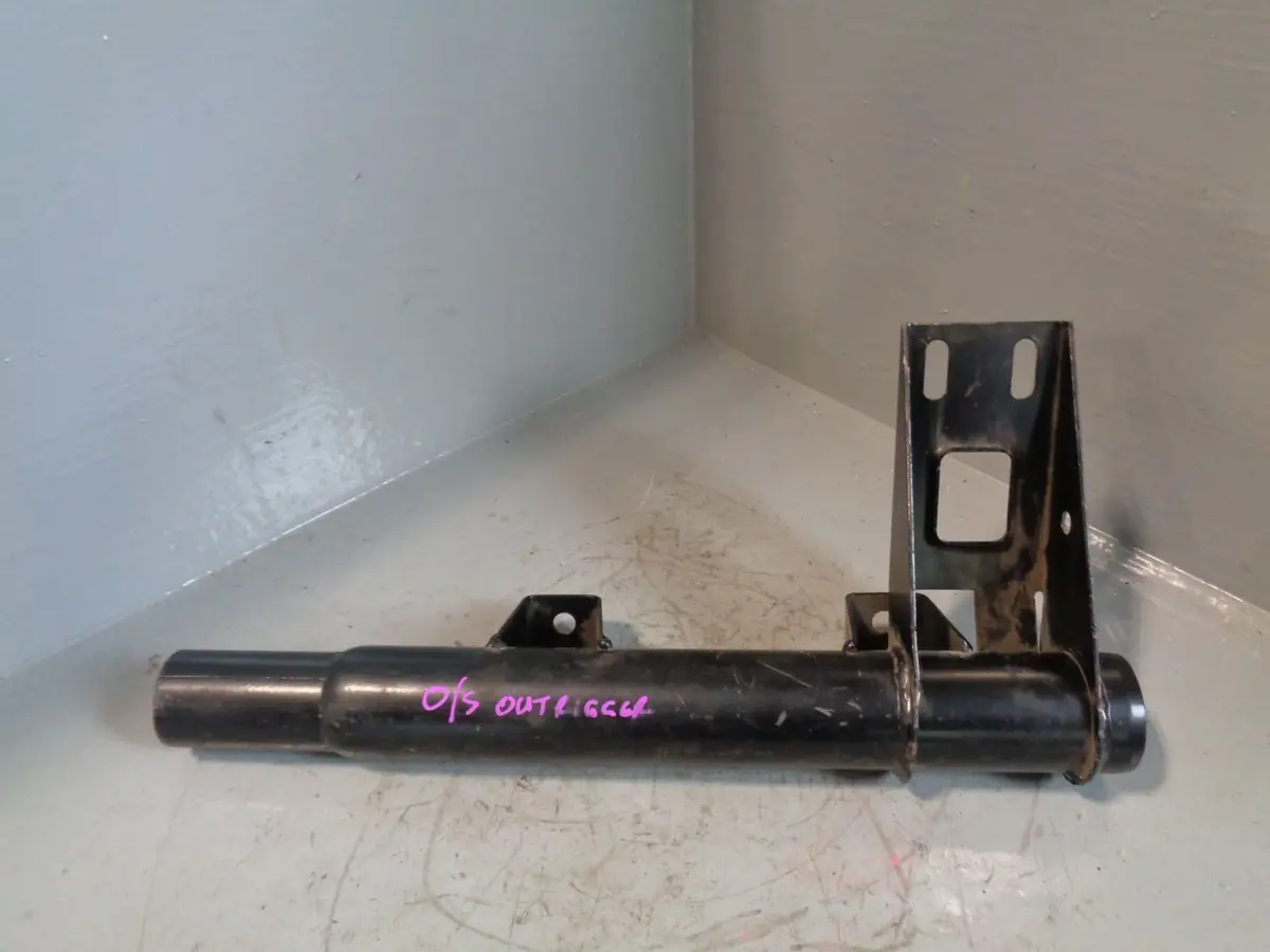 Defender 90 Chassis Outrigger Tubular Stc8648 Off Side Land Rover 1986 To 2016 1