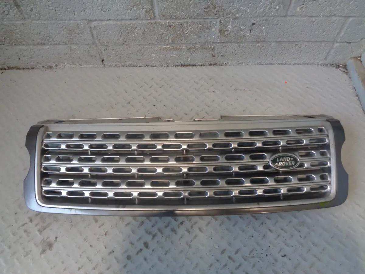 Range Rover L405 Grille Front In Silver Pre-Facelift 2013 To 2015 1