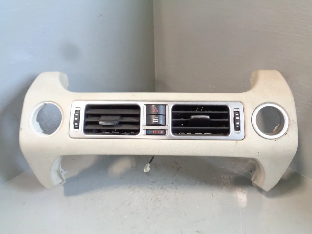Range Rover Dashboard Centre Air Vents L322 Facelift With Trim Surround H04054 1