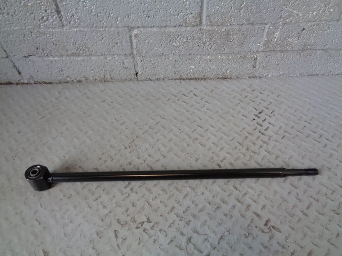Defender Discovery Trailing Radius Arm Rear Lr049068 Land Rover 1986 To 1998 1