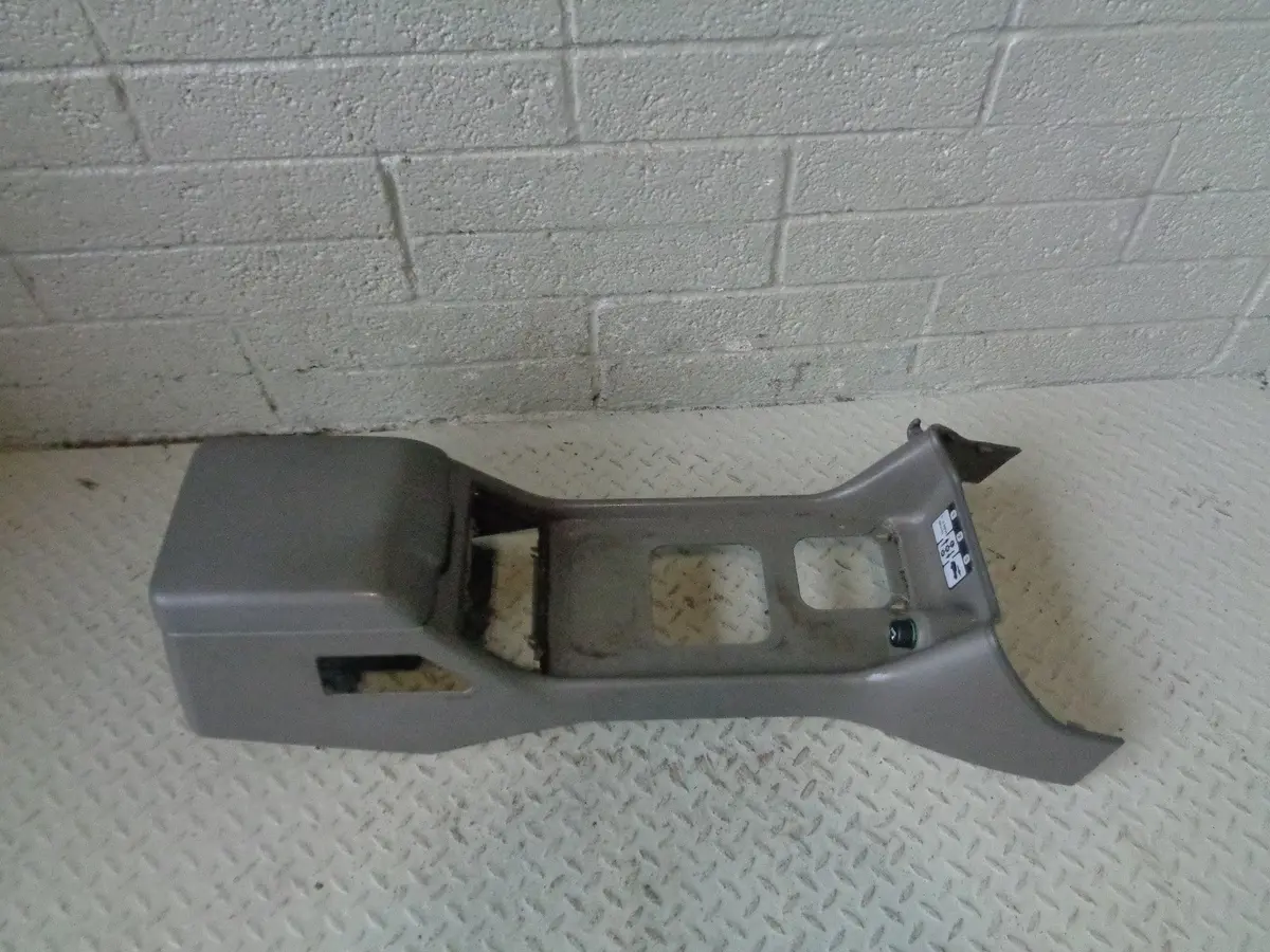 Discovery 2 Centre Console Arm Rest Grey Manual Land Rover 1998 To 2002 R20103 1