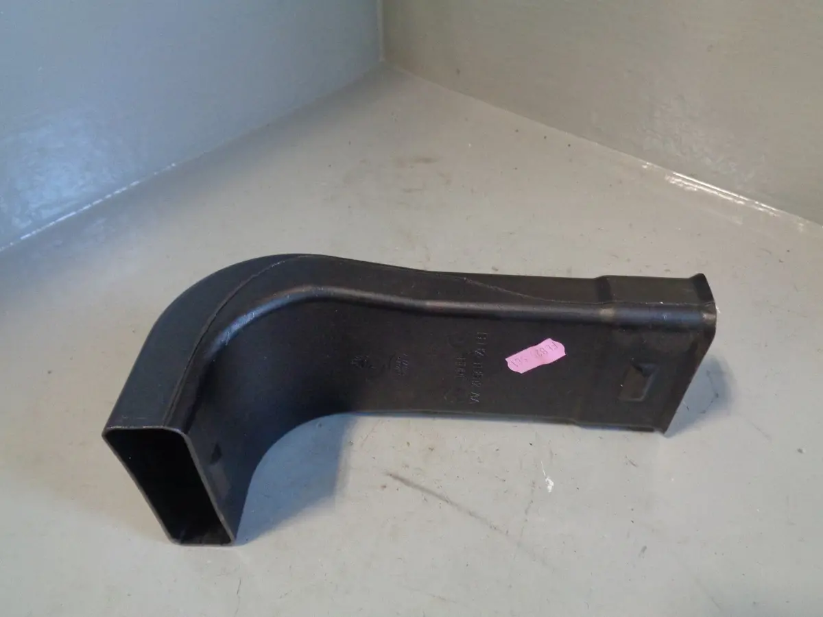 Range Rover Evoque Air Vent Pipe Bj32-113B12-Aa Near Side L538 2011 To 2018 1