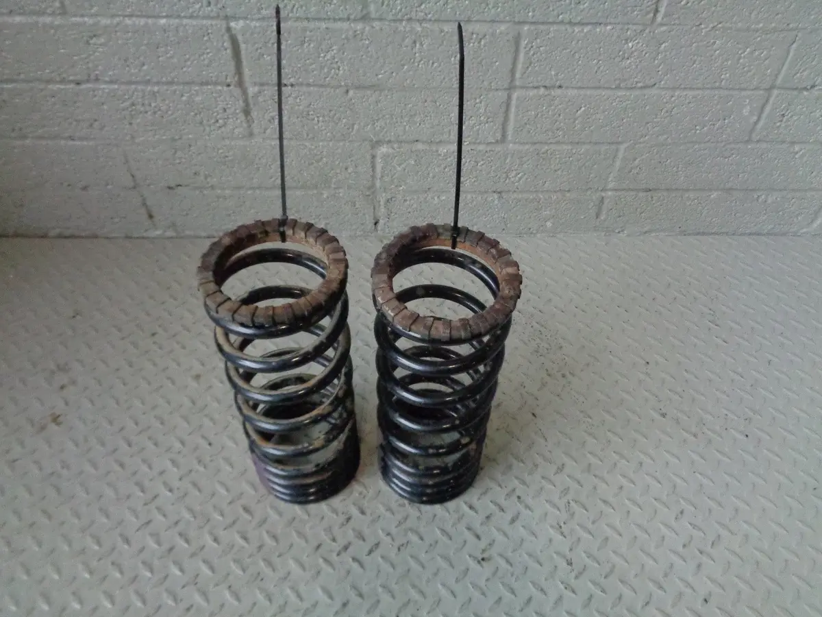 Discovery 2 Rear Coil Springs Pair Of Td5 And V8 Land Rover 1998 To 2004 1