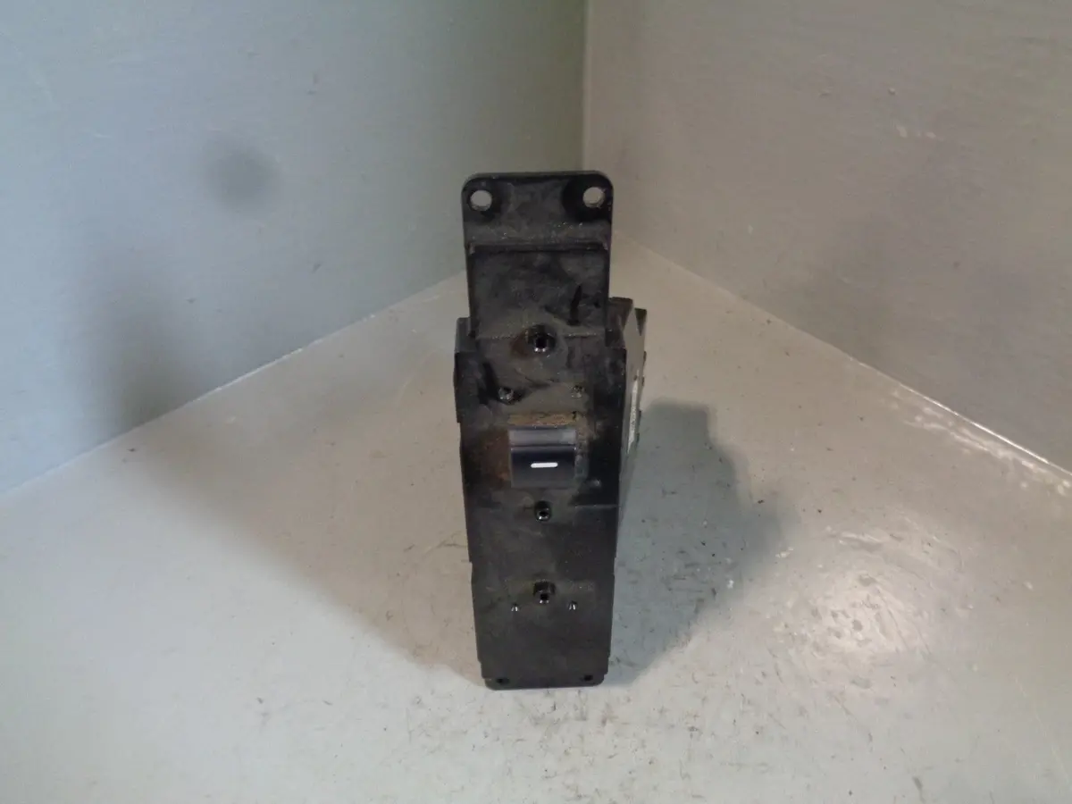 Range Rover L322 Near Side Front Electric Window Switch Yud000263puy 1