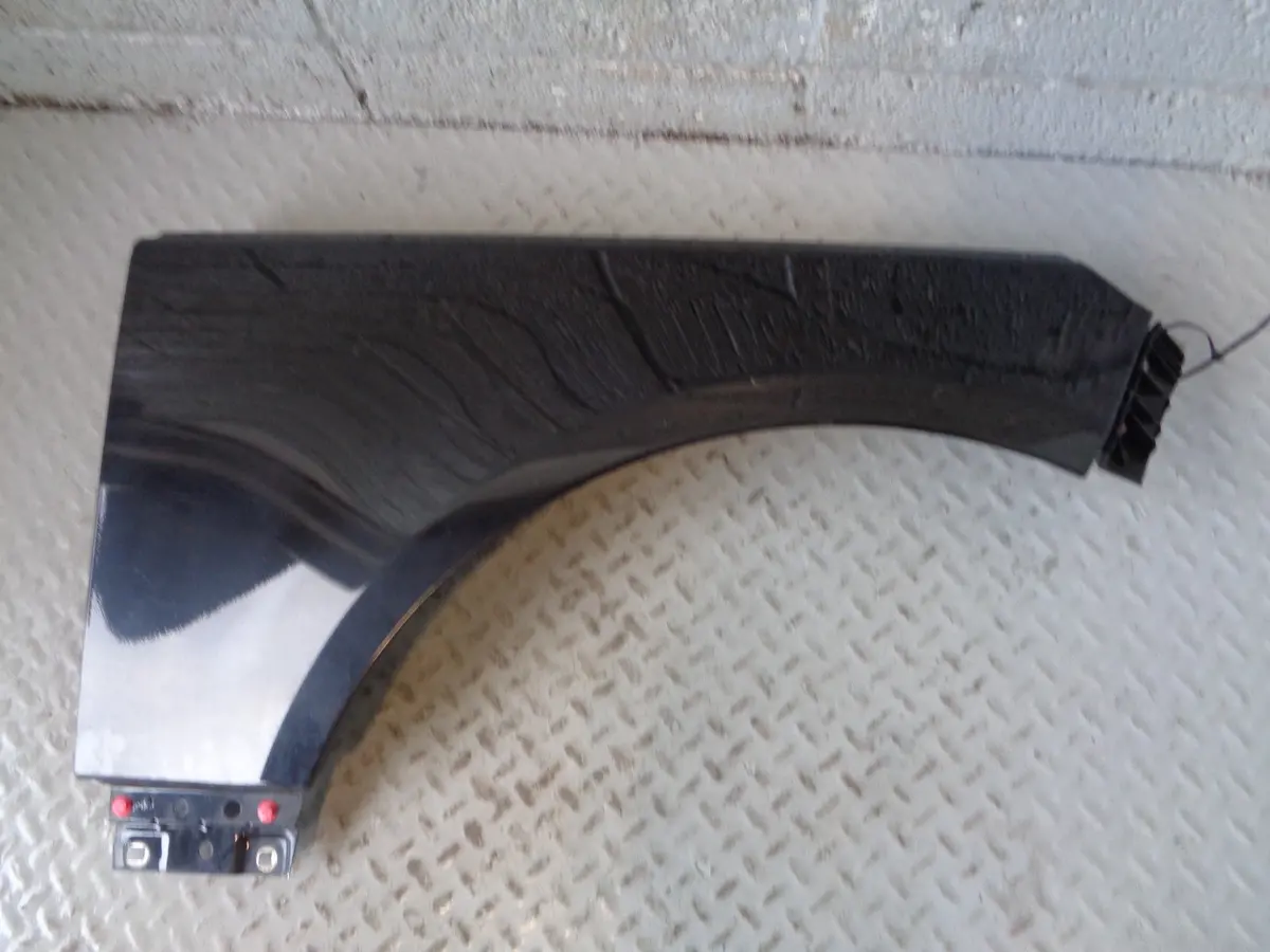 Range Rover L405 Front Wing Off Side Right In Santorini Black 2013 To 2017 1