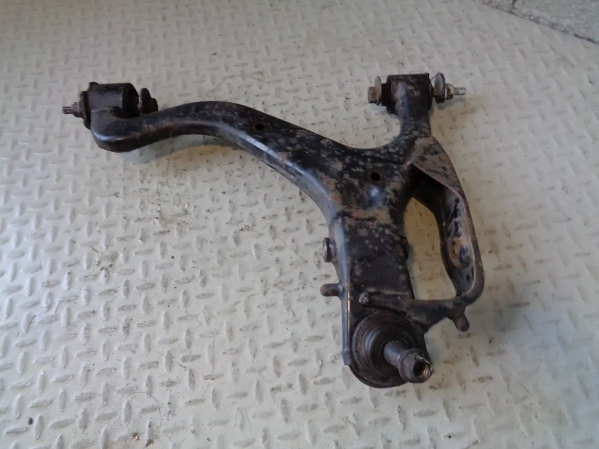 Discovery 3 Wishbone Control Arm Near Side Front Lower With Bolts Land Rover 1