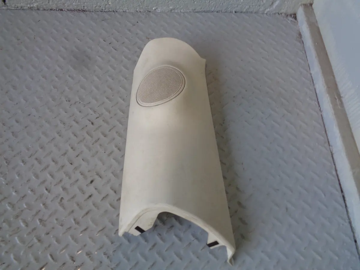 Range Rover L322 D Pillar Trim With Speaker In Parchment Off Side 2002 To 2009 1