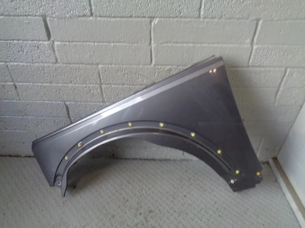 Discovery 3 Near Side Front Wing Land Rover Bonatti Grey 2004 To 2009 L3094 1