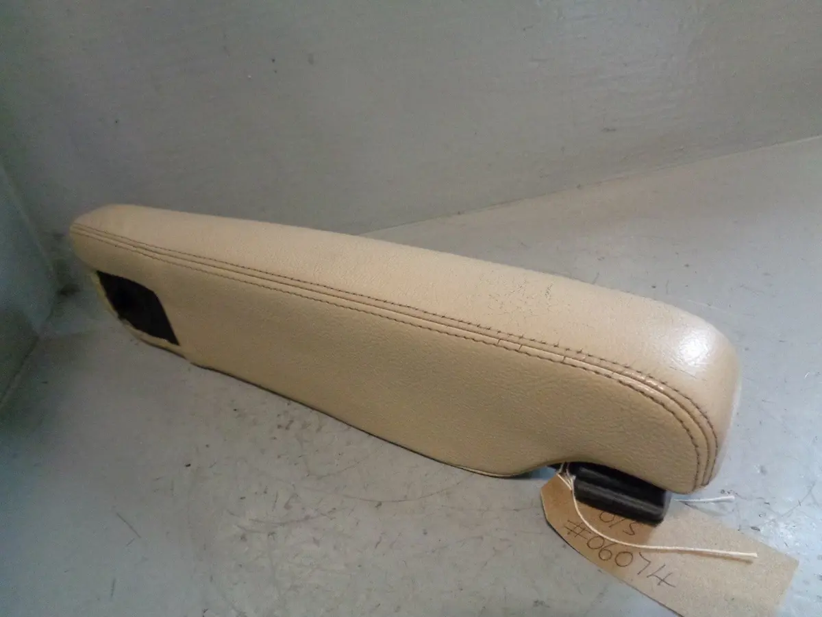 Discovery 3 Armrest Off Side Drivers Alpaca Land Rover 2004 To 2009 06074 1