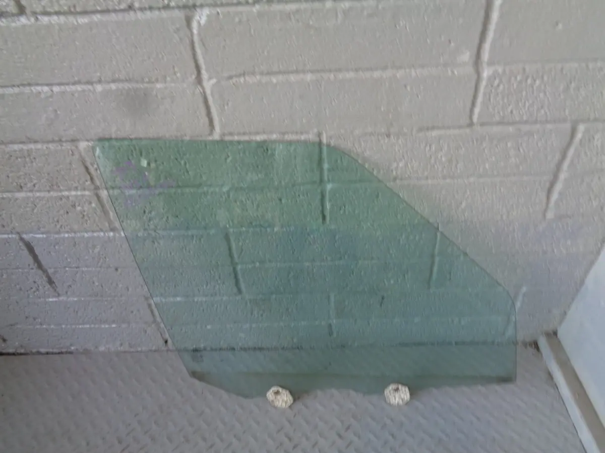 Discovery 3 Window Glass Off Side Front Land Rover 2004 To 2009 1