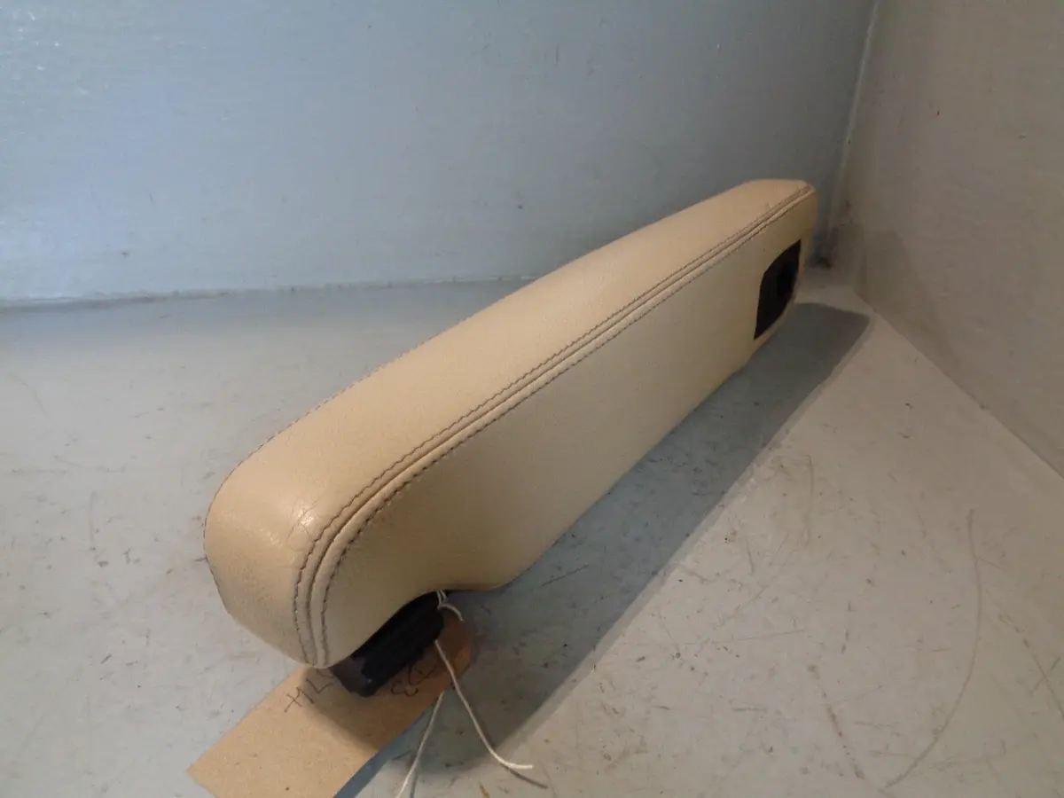 Discovery 3 Armrest Near Side Passenger Alpaca Land Rover 2004 To 2009 06074 1