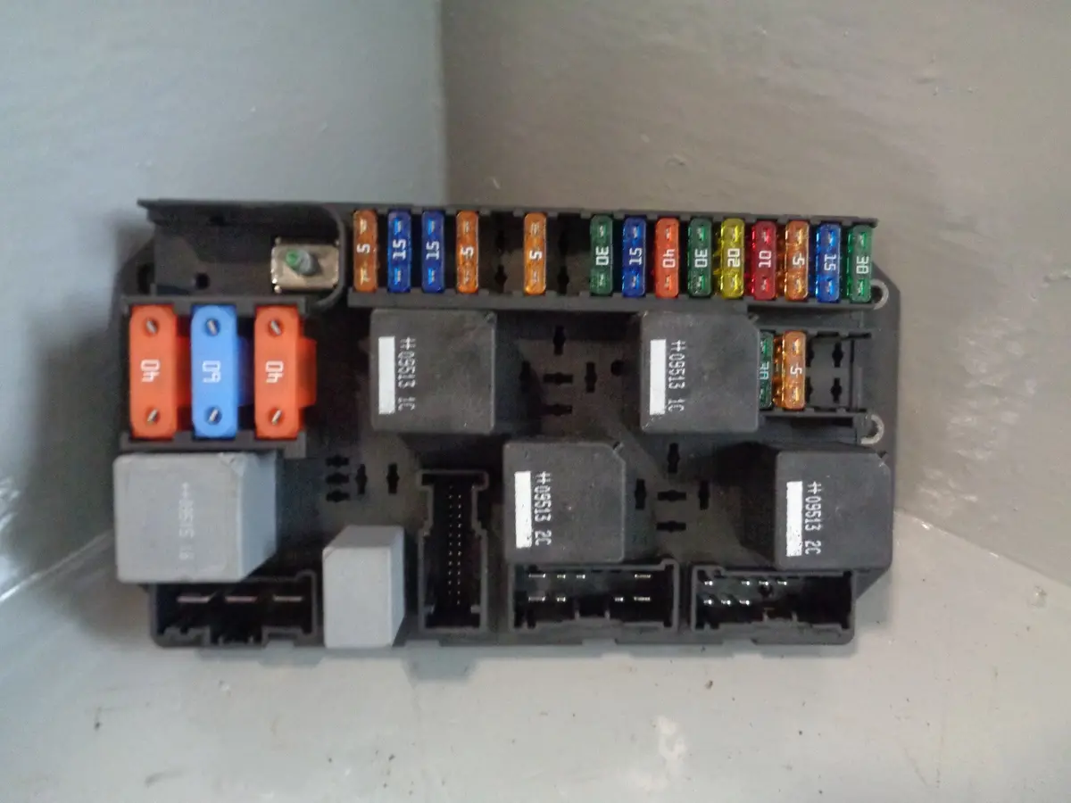 Range Rover L322 Fuse Box Rear Module Ah42-14N030-Ad 3.6 Tdv8 2010 To 2013 1