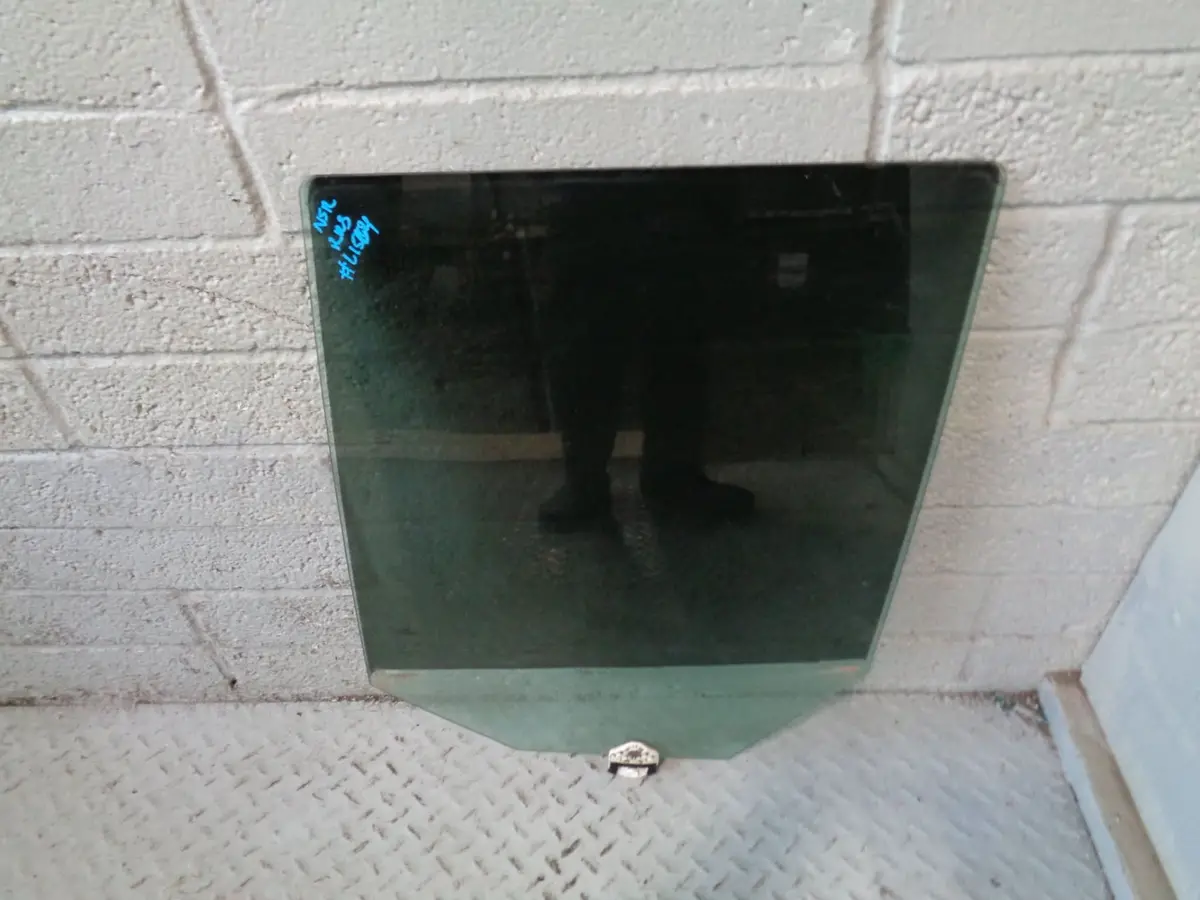 Range Rover Sport Glass Rear Door Window Near Side Tinted 2005 To 2009 L15104 1