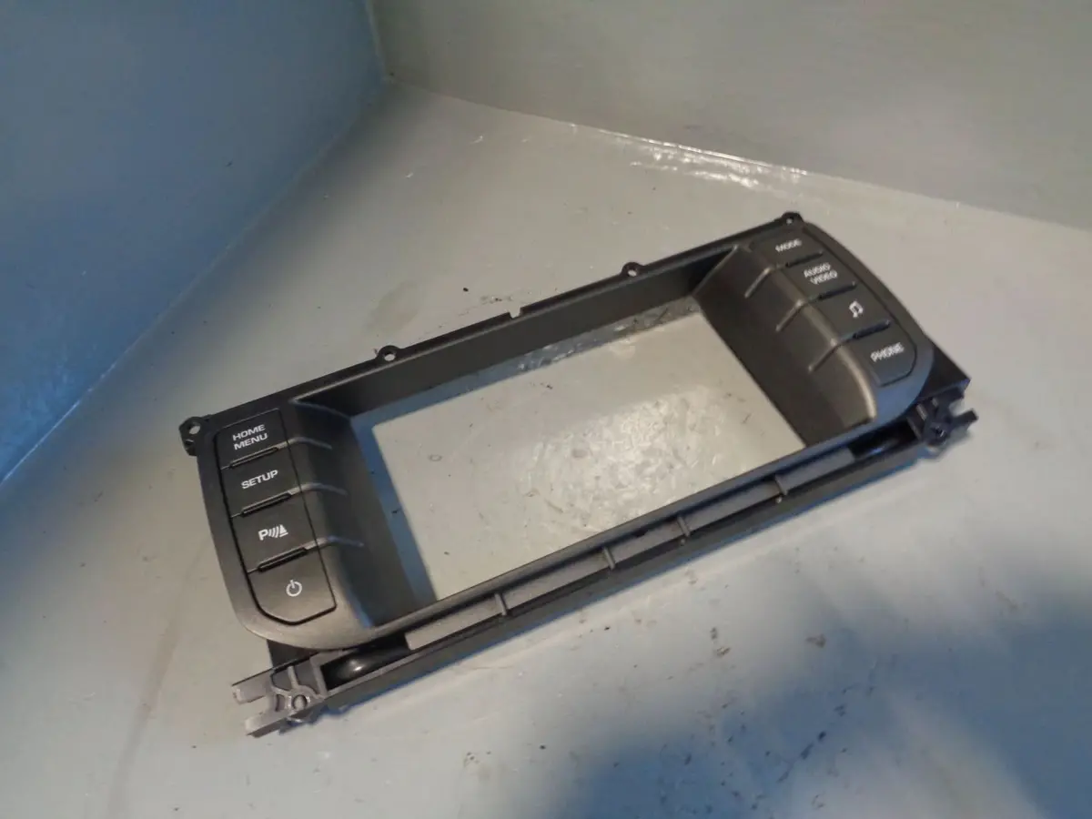 Range Rover Evoque Screen Surround Dashboard Switch Bj32-18C858-Ec 2011 To 2015 2