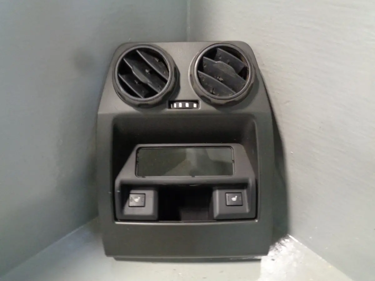 Discovery 4 Centre Console Rear Air Vents Heated Seat Switches Land Rover L319 1