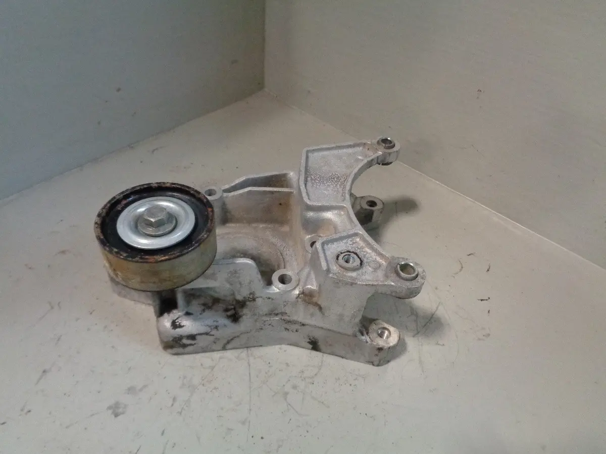 Discovery 2 Alternator Drive Belt Tensioner Bracket Err6892 Land Rover 4.0 V8 1