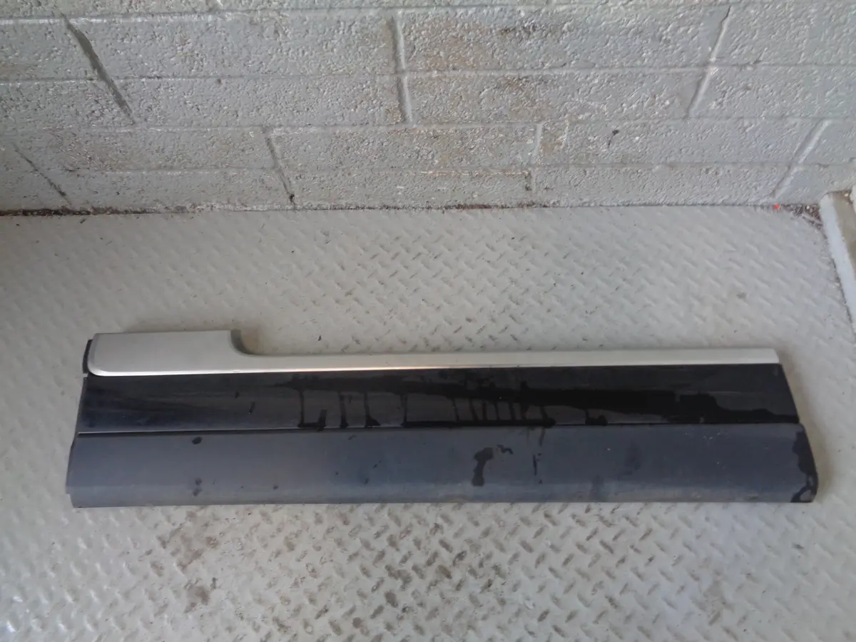 Range Rover L405 Door Trim Lower Near Side Front Santorini Black Ck52 21065 Adw 1