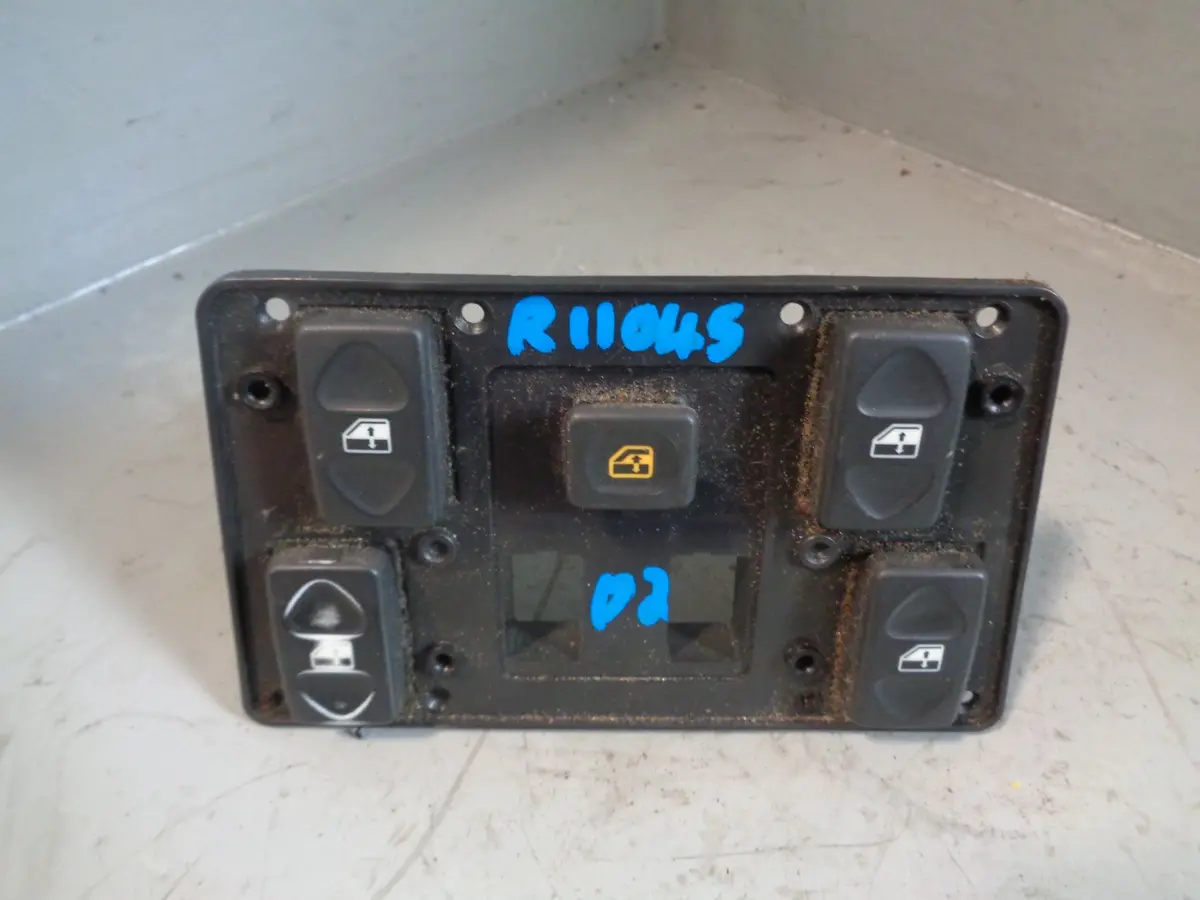 Discovery 2 Electric Window Switch Pack Grey Land Rover 1998 To 2004 R11045 1