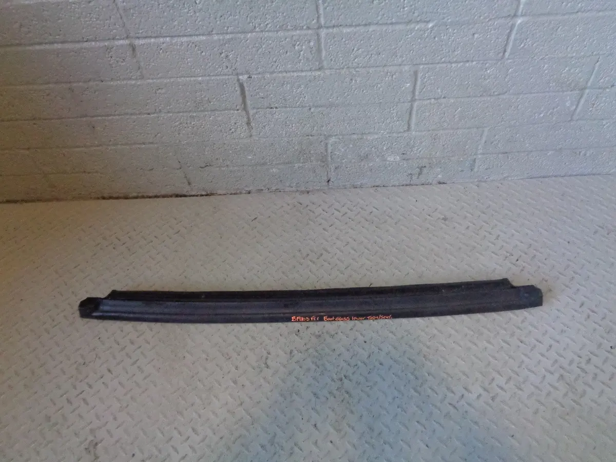 Freelander 1 Window Rubber Weather Seal Tailgate Rear Lower Land Rover 1
