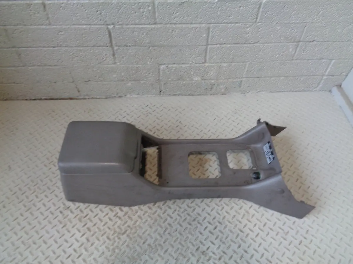 Discovery 2 Centre Console Arm Rest Grey Manual Land Rover 1998 To 2002 R04123 1