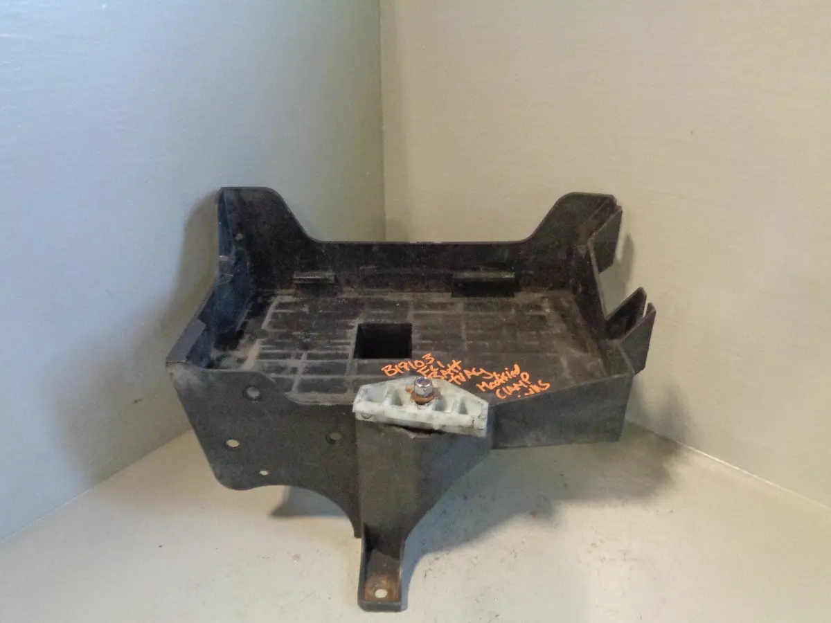 Freelander 1 Battery Tray Land Rover Yjc500040 Land Rover 2001 To 2004 B19103 1