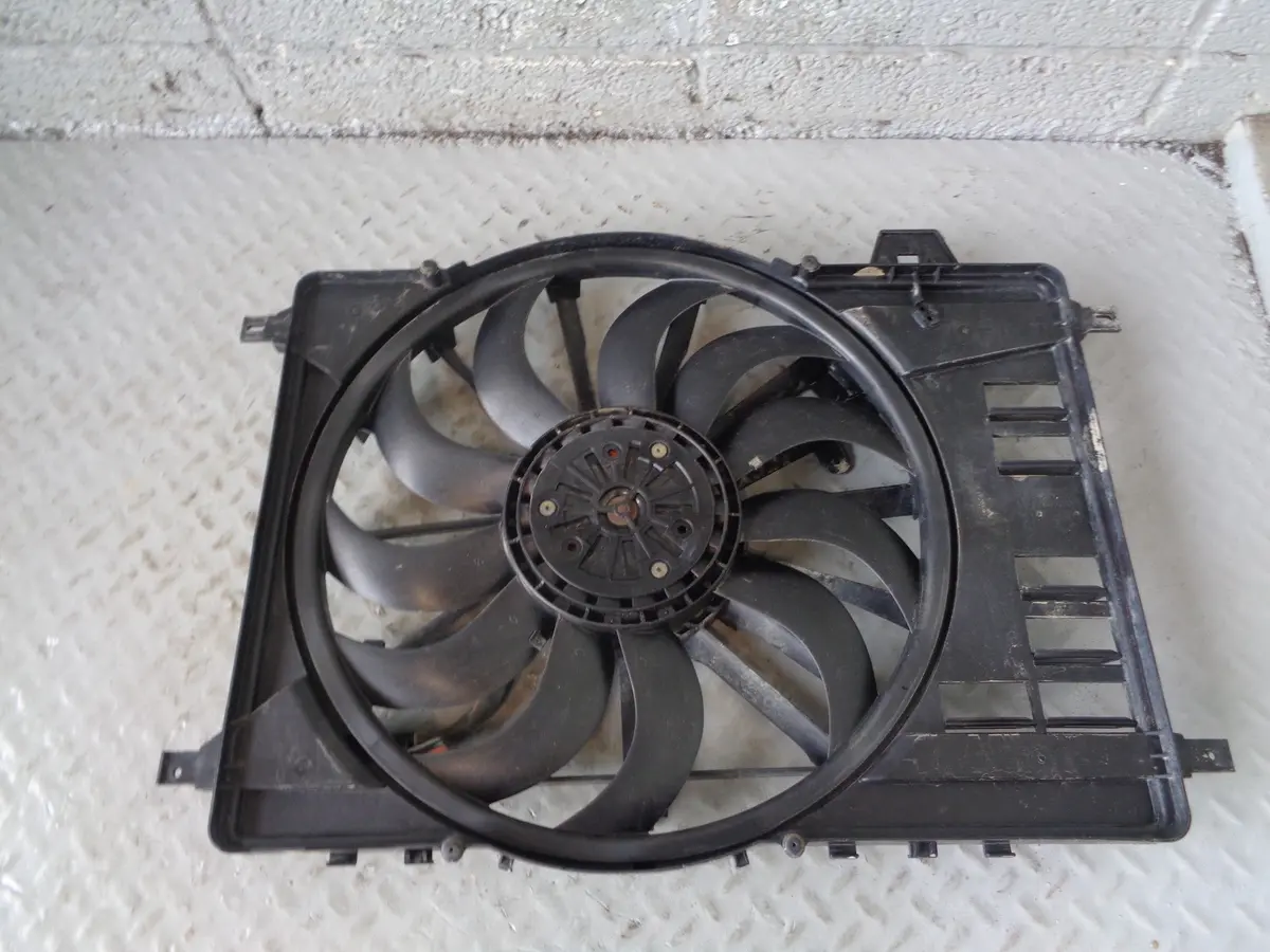 Range Rover Evoque Radiator Cooling Fan Gj32-8C607-Bb 2.0 D L538 2016 To 2018 1