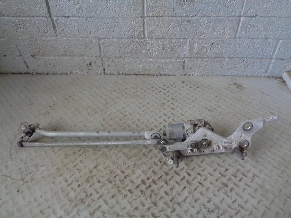 Porsche Cayenne 958 92A Windscreen Wiper Motor And Linkage 7P09551120 1