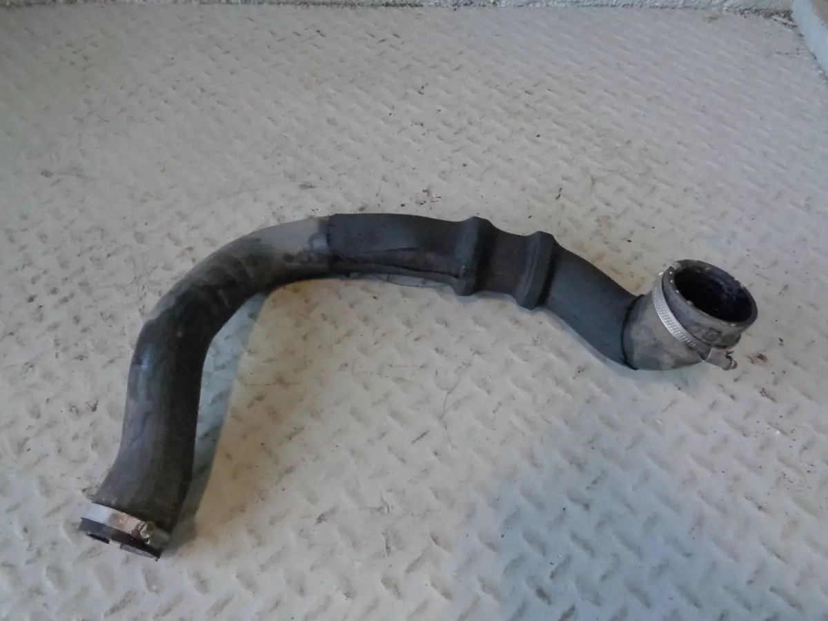 Range Rover Evoque Intercooler To Turbo Pipe Bj32-6K863-Ac 2.2 Sd4 2011 To 2018 1