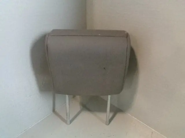 Discovery 2 Centre Rear Headrest Leather In Grey Land Rover 1998 To 2004 1