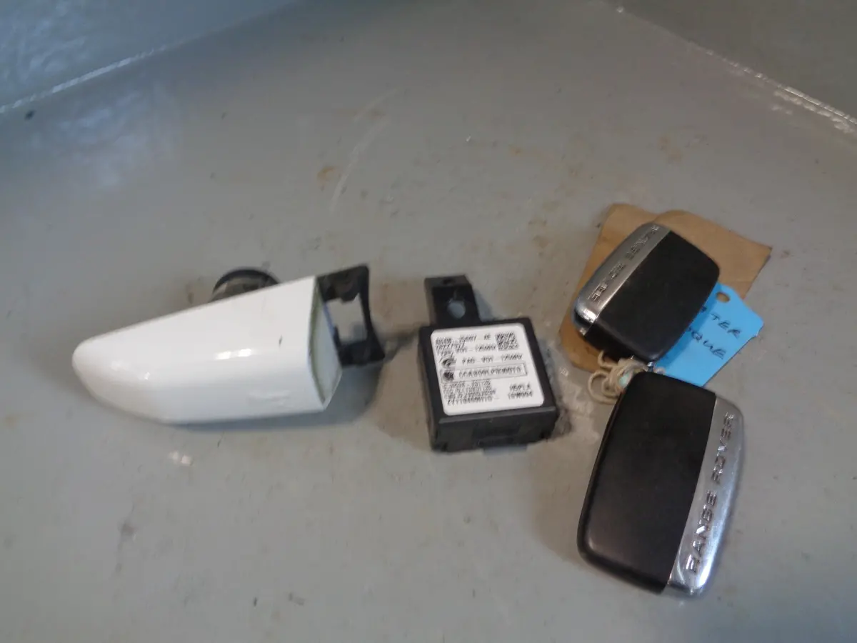 Range Rover Evoque Key Remotes And Blade With Door Lock 2016 To 2018 L22055 1