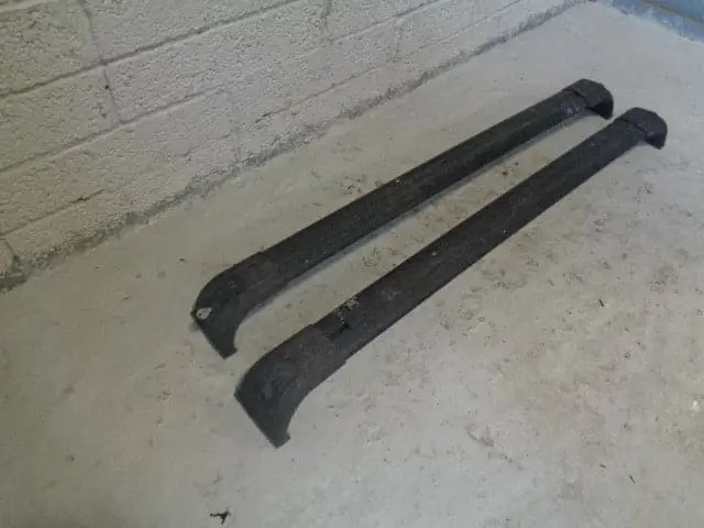 Discovery 3 And 4 Roof Rack Cross Bars In Black With Key Land Rover K02013 2