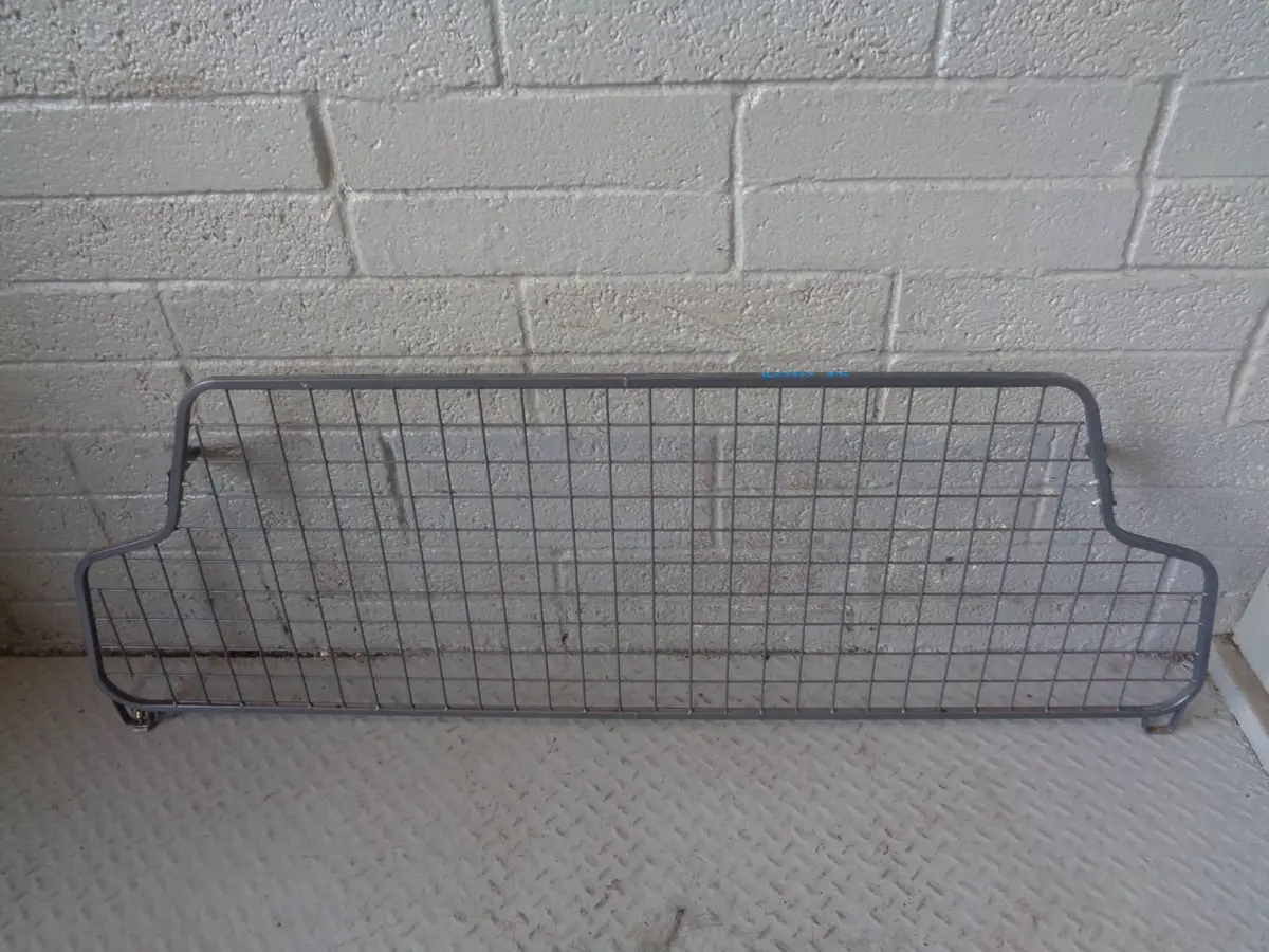 Discovery 2 Dog Guard Cage In Grey  Land Rover 1998 To 2004 R03015 1