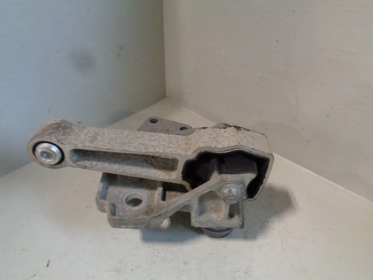 Freelander 2 Engine Mount Off Side Right Land Rover 2006 To 2011 R06034 1